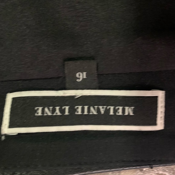 Melanie Lyne size 16  bk faux leather skirt - Picture 2 of 4